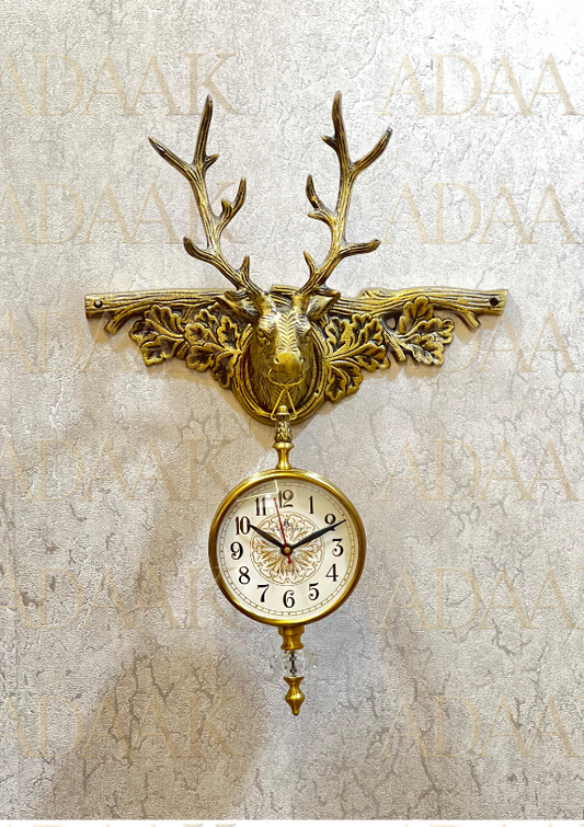 Royal Antler Hanging Wall Clock – Vintage Timepiece