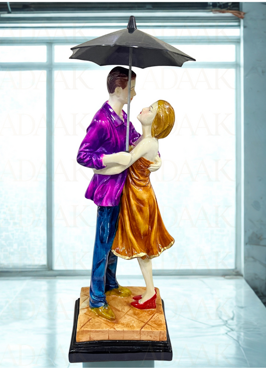 Adaak's Couple in the Rain Figurine – Decorative Gift Piece