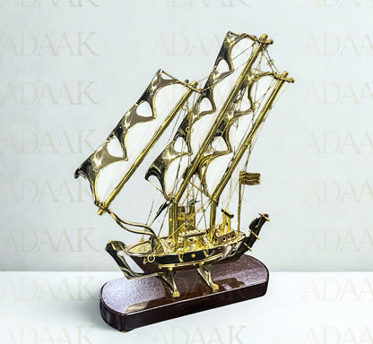 Adaak's Nautical Glory – The Timeless Ship of Fortune