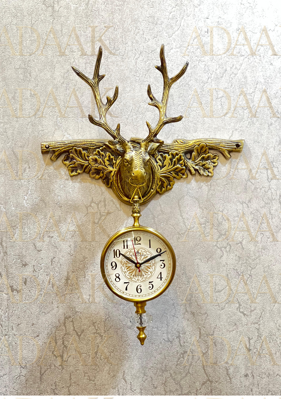 Royal Antler Hanging Wall Clock – Vintage Timepiece