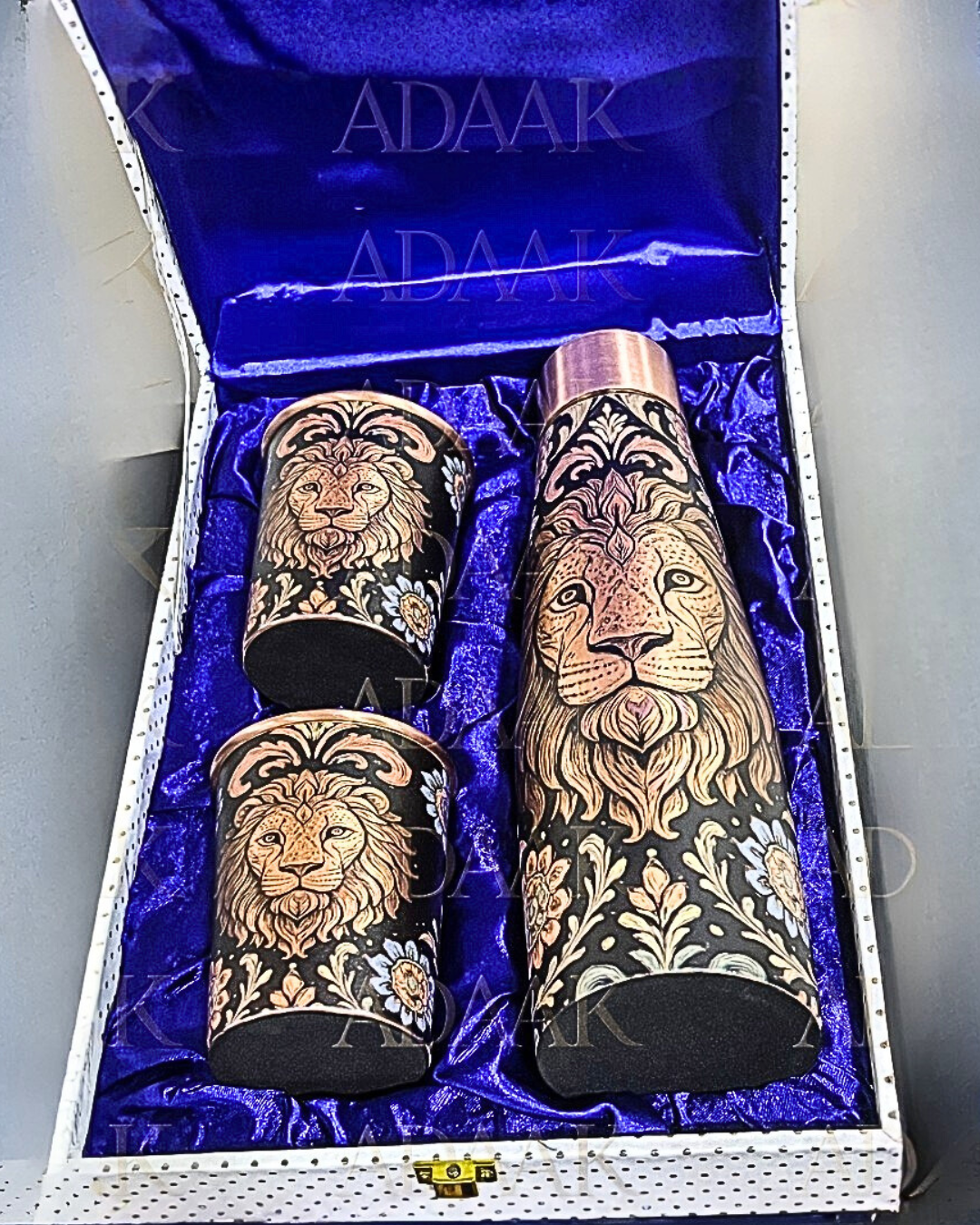 Lion_bottle_set_in_box