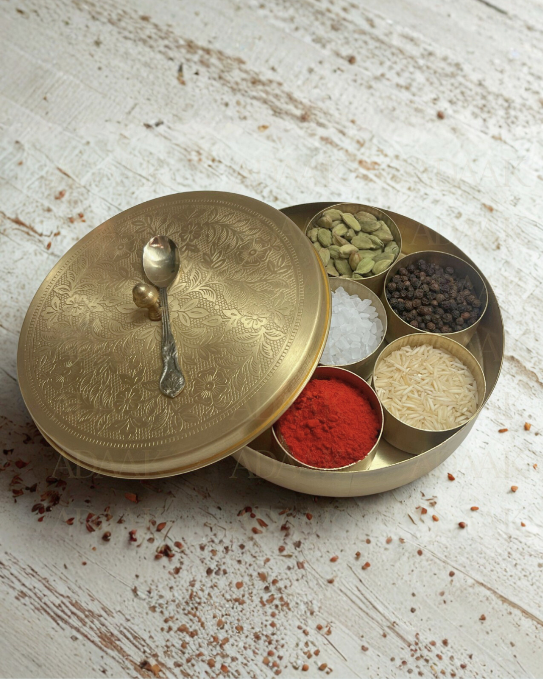 Masala_box_-_7_inch_with_masala