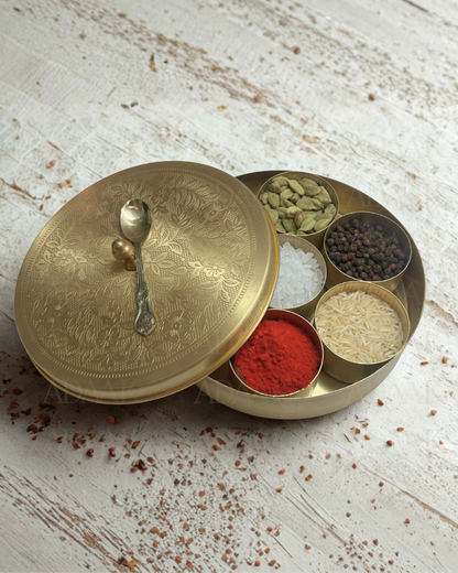 Masala_box_-_7_inch_with_masala