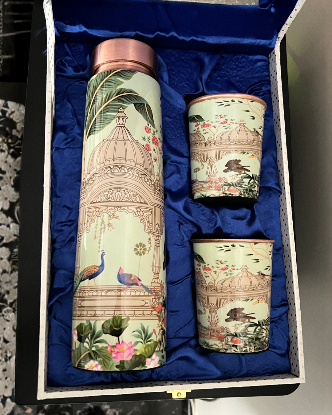 Royal_bottle_set_in_box