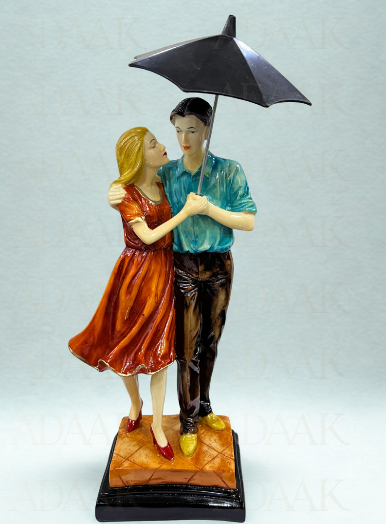 Adaak's Couple in the Rain Figurine – Decorative Gift Piece
