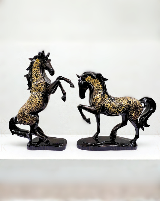 horse_-_golden_black
